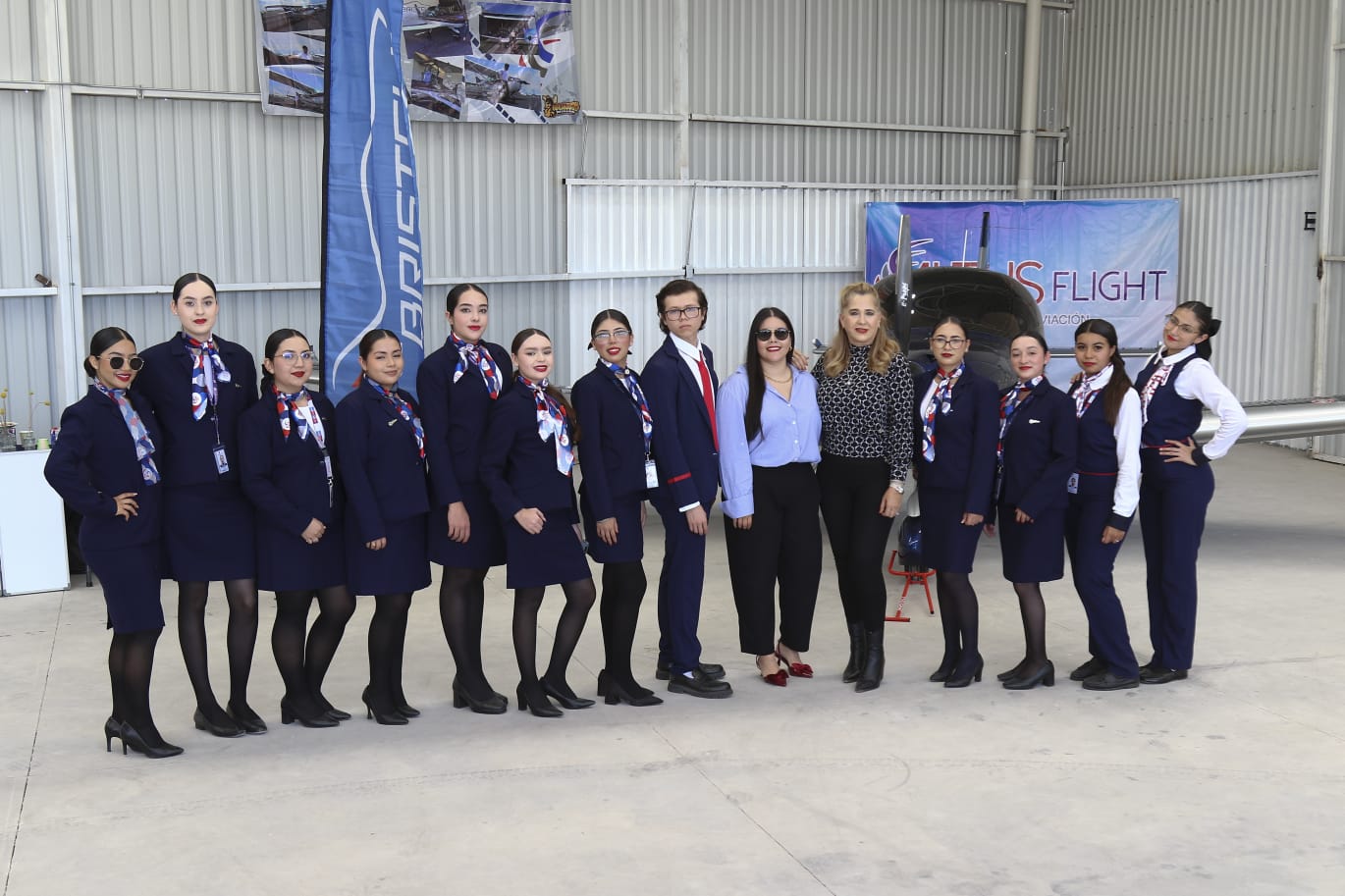 Generación de sobrecargos Altus Flight en el hangar